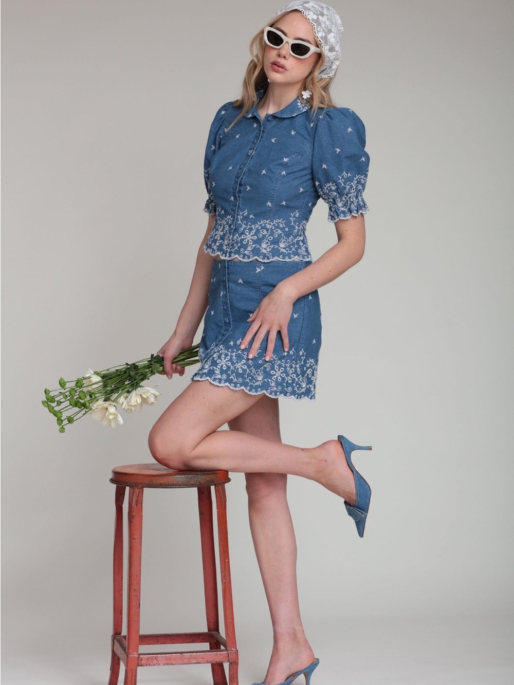 Avec Les Filles Needle Blue Cotton Chambray Embroidered Top - Picture 2 of 12